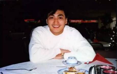 完成学业去打拼,何家劲复出拍戏