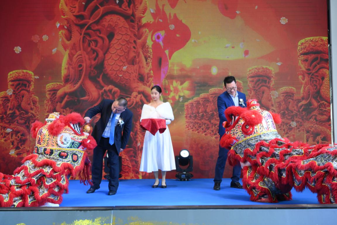 成都新越行吉利旗舰店卖什么车,吉利授权经销商吉利博越