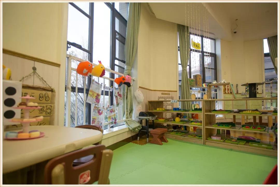 小班寒冷的冬天主题美工区域投放,小班主题我喜欢夏天环境创设要求