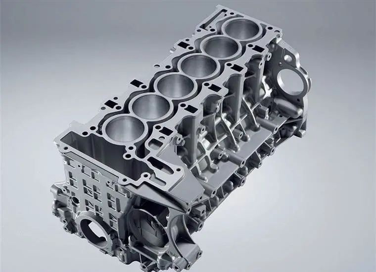 直列六缸发动机为何又成了“小甜甜”？V6难道有什么致命弱点？