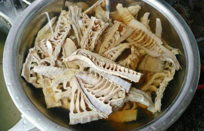 笋干不知正确泡法？只需水中加点它，鲜嫩又美味，饭店大厨都在用