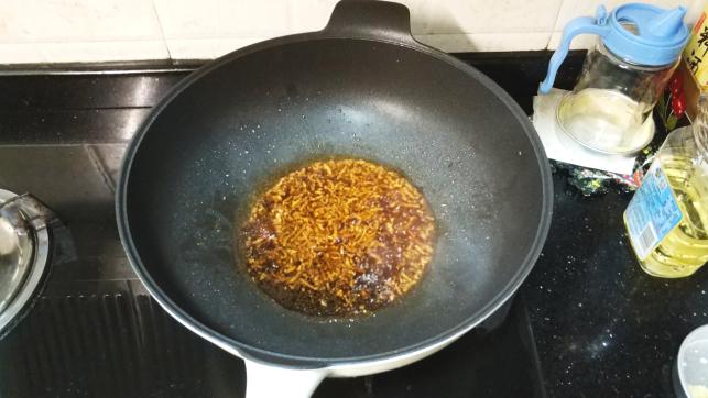 这样炒的鱿鱼脆嫩鲜香越吃越想吃,家常小炒鱿鱼鲜香美味下酒又下饭