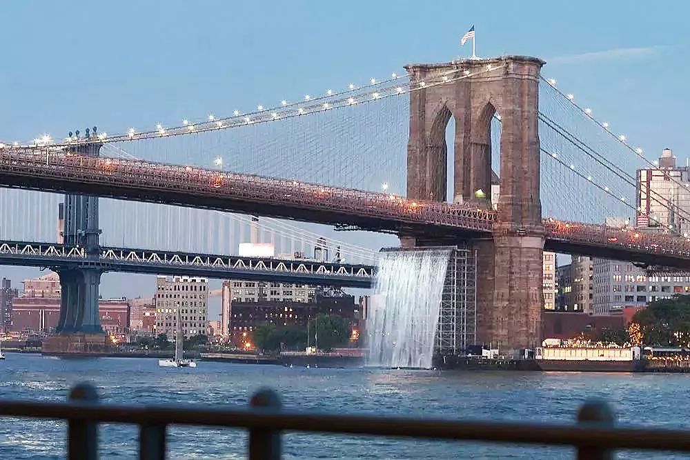 摇滚、坎普、Kaws：狂野又优雅的七月看展指南