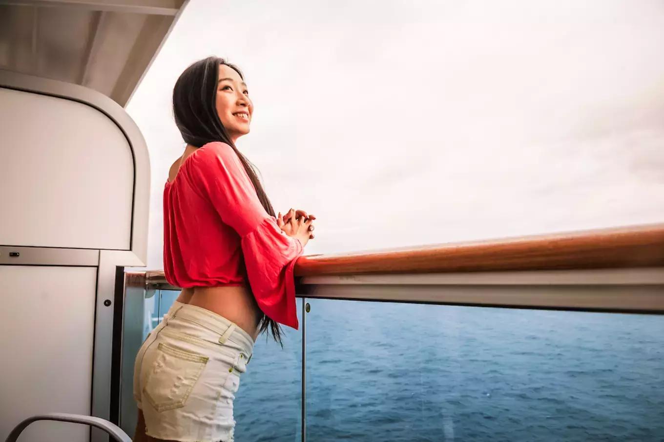 环球蜜月的小两口，免费上了一座价值8亿欧元的邮轮