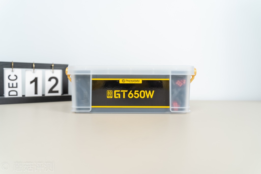 ttgt550金牌全模组电源,tt半模组电源550w