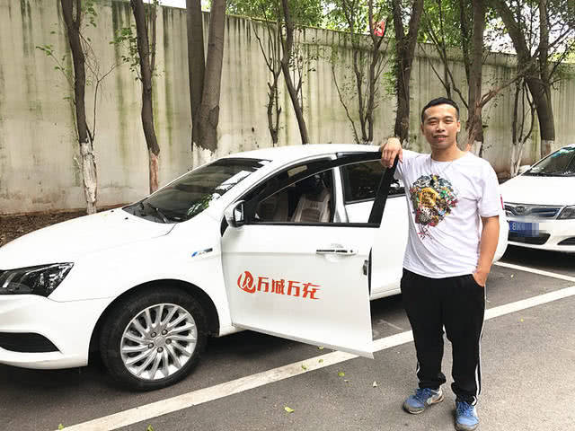 网约车司机工作8小时,网约车司机一天工作几小时