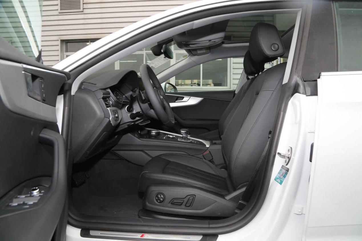 奥迪a5评测视频38号车评中心,既有奥迪a5的颜值又有空间感