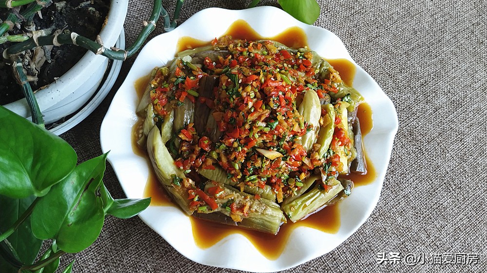 家常凉拌蒜香茄子的做法,想吃点开胃爽口的菜