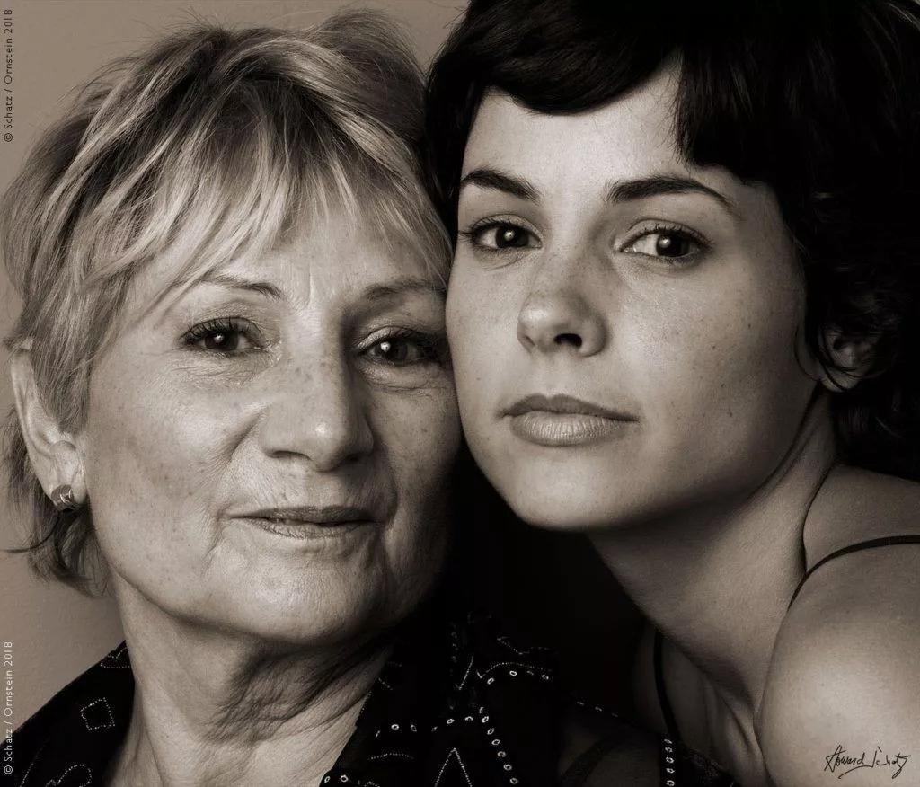 模特们啊~~妈妈的基因太强大，据说“女儿会偷走麻麻的美丽？