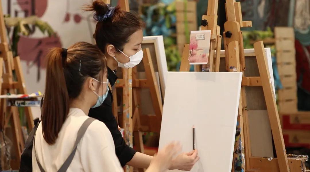 北京五棵松华熙live最全逛街攻略来了！推荐给你最棒的吃喝玩乐