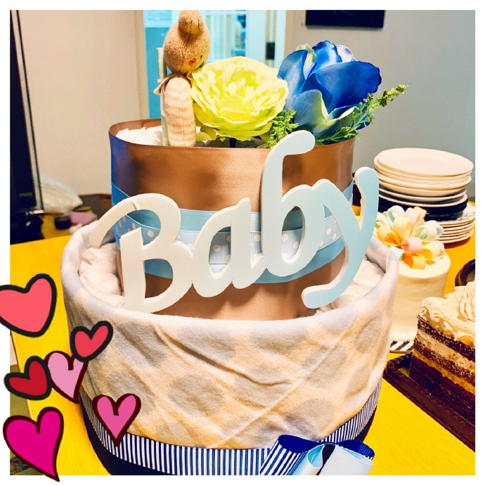 张柏芝罕见晒与三胎儿子互动,张柏芝与三胎儿子互动