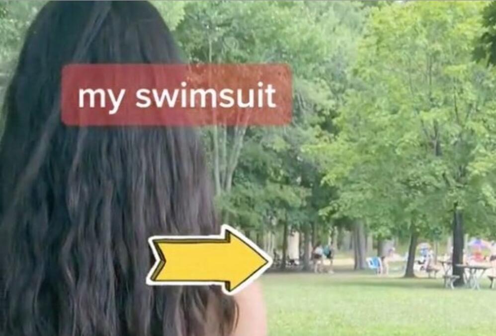 拉丁美女纽约公园自拍，遭遇美国妈妈指责：遮上，我儿子在看你