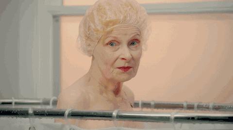 英国女王正式宣布拒绝皮草，愿世间没有血淋淋的时尚