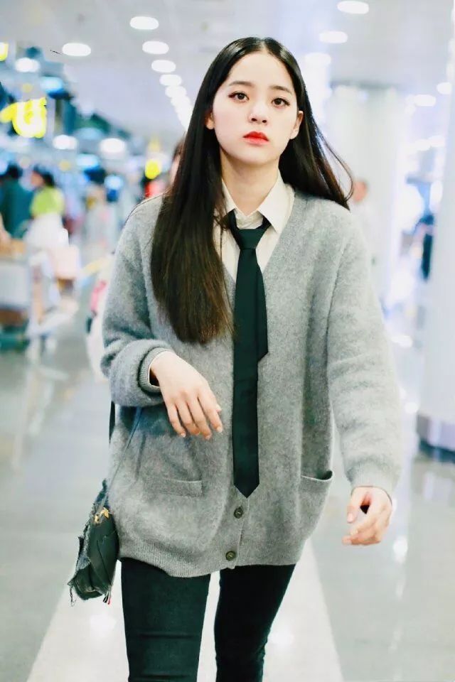 衬衫毛衣的穿法技巧男,毛衣衬衫怎么搭配裤子