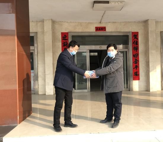 河南辉县疫情防控通知,河南省抗击疫情我们在一起