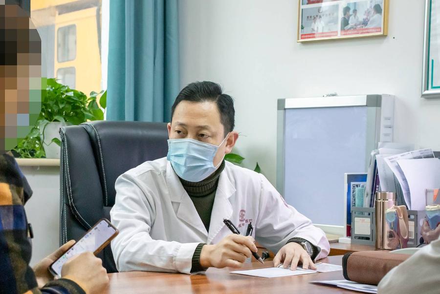 脖子肿吃药才消肿,吃了激素药会脖子发肿吗