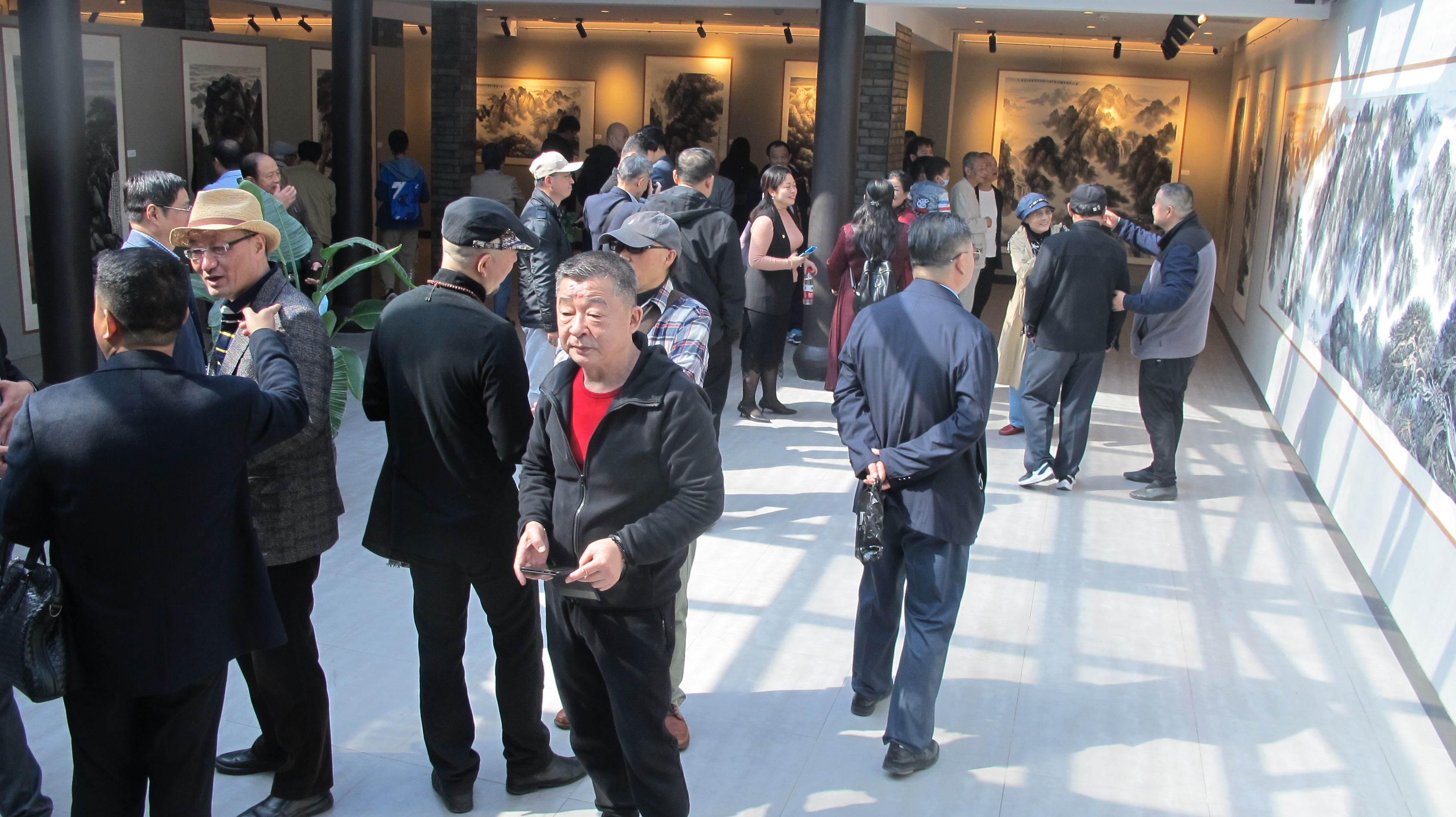 远看山有色近听水无声古诗,远看山有色近听水无声谜语