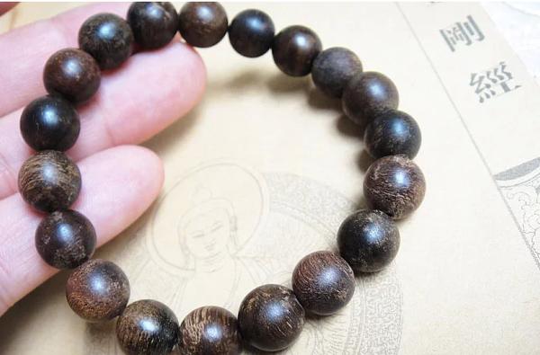 沉香手串珠子颗数的讲究,沉香手串珠子一般多少颗