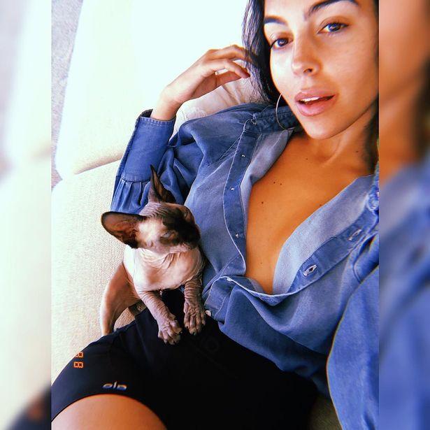 乔治娜c罗出席穿高跟鞋,c罗女朋友乔治娜最新动态