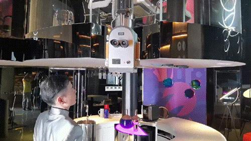 上海东方明珠塔里藏了一个酒店,你知道东方明珠有个酒店吗