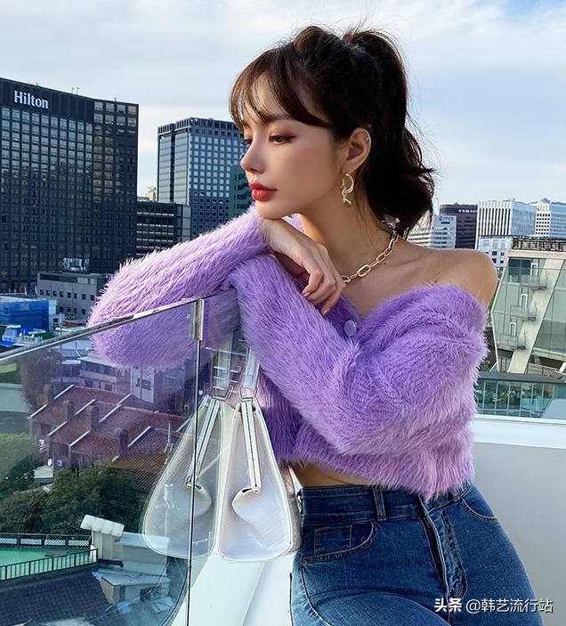 先睹为快：2021春季韩版针织衫新款在明星和模特中流行出现