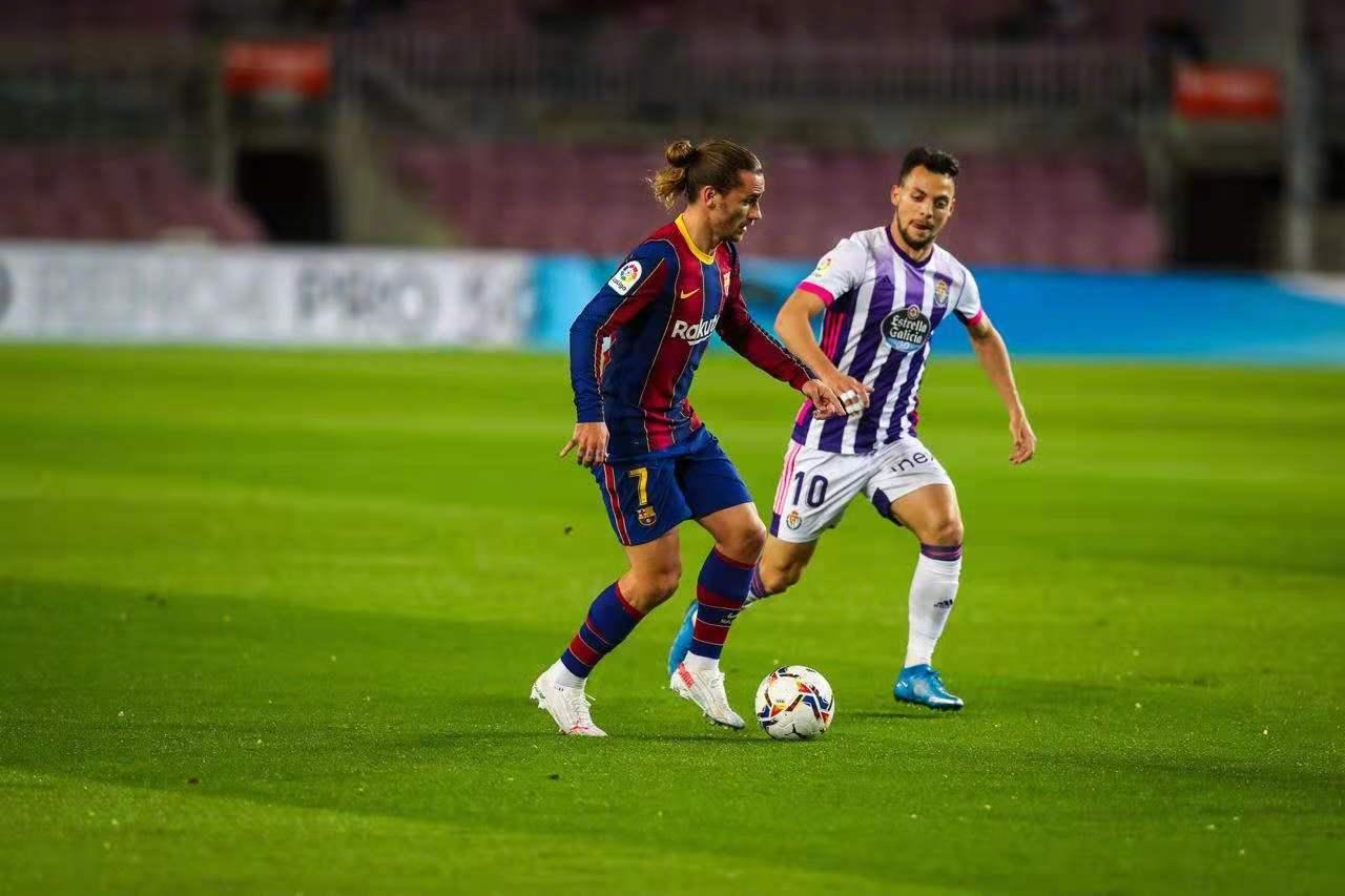 边锋和中锋哪个难打,边锋与中锋谁重要