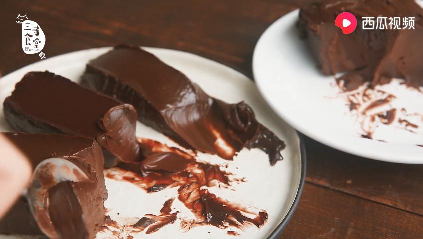 自制懒人熔岩巧克力不用淡奶油,冰山熔岩巧克力懒人做法