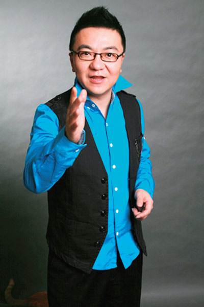 足球解说董路苗霖黄健翔,足球解说员黄健翔