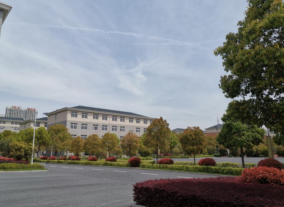 合肥滨湖职业技术学院招生“遇冷”，33个专业没招满，缺额1474人