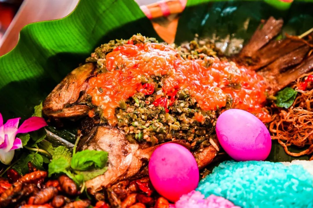 5万人PK酒量饭量胆量!这个饭局水陆两栖震撼上天