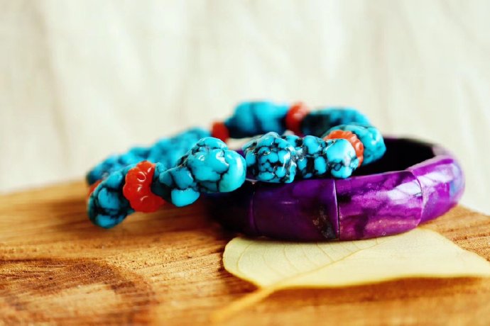 你会戴黄金首饰吗,什么类型的手链可以戴右手