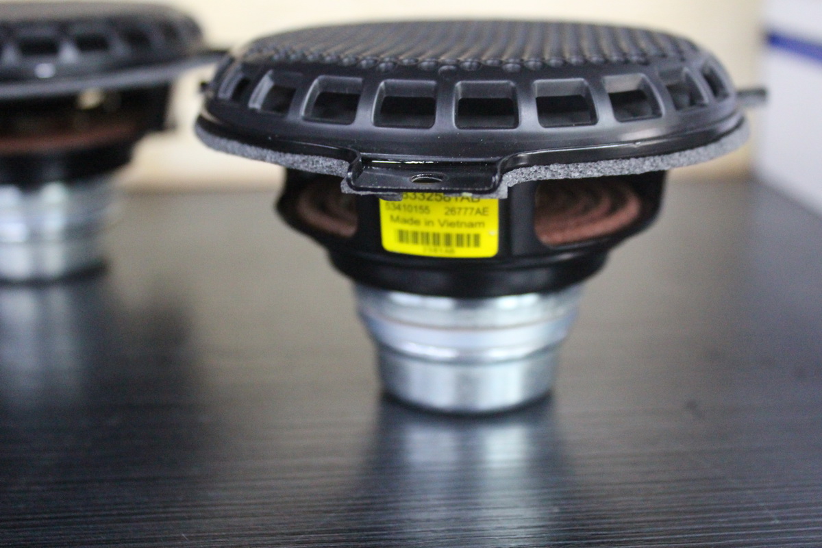 前后两分频8个喇叭,牧马人汽车音响升级方案