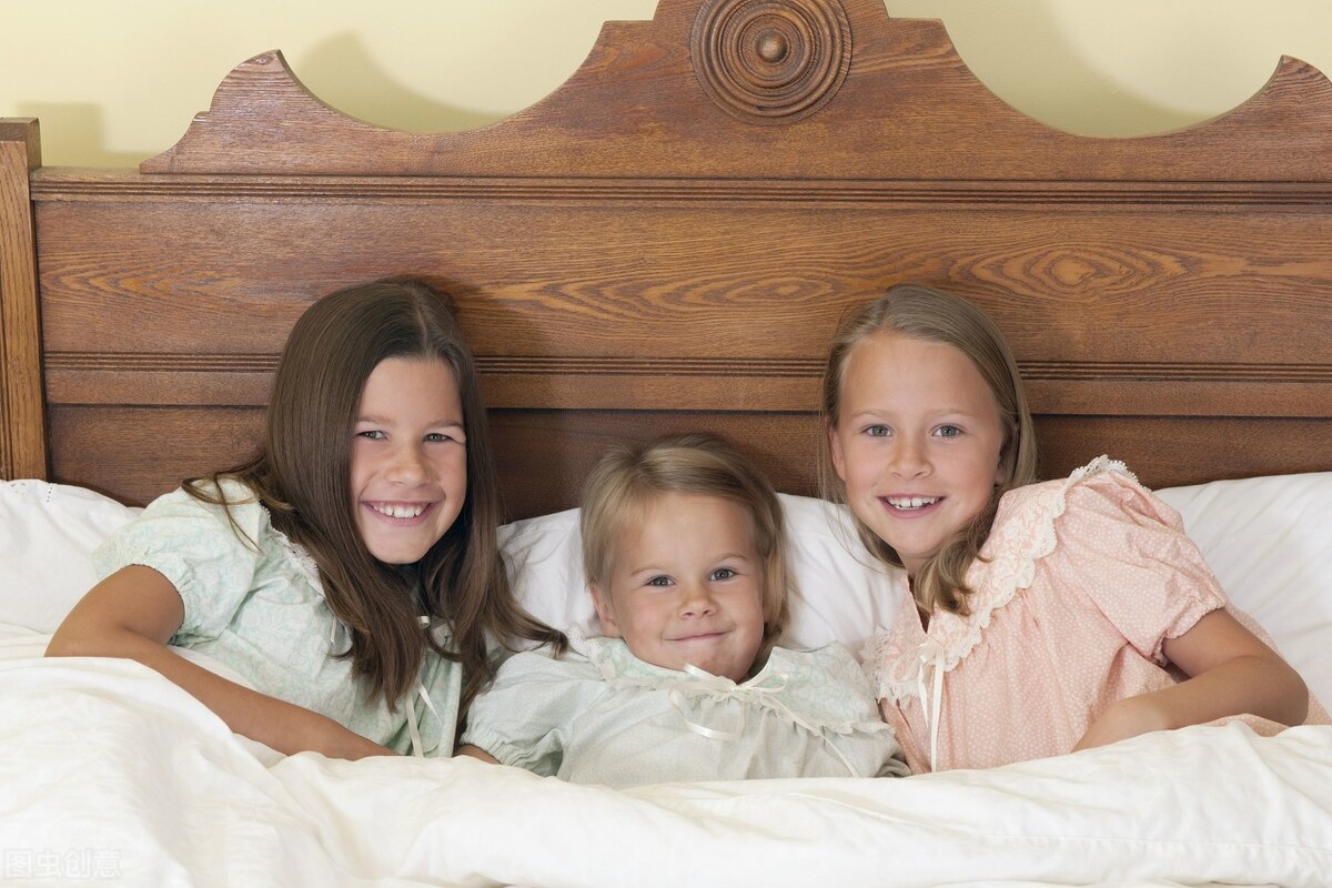 我翻了6千条评论，找了38个故事，为你呈现真实的中国姐弟关系