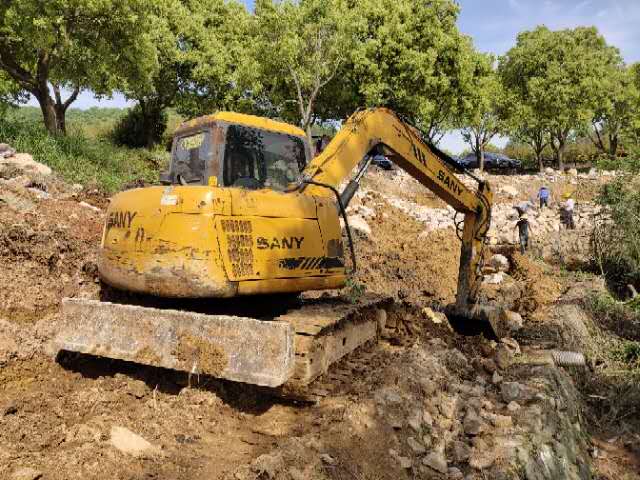 安徽挖机小哥视频,挖机小哥安徽