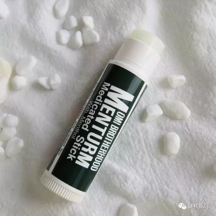 滋润口红推荐平价玫瑰豆沙色,黄黑皮素颜平价裸色口红推荐