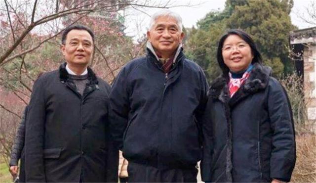 荣氏兄弟创业历程,荣氏兄弟的事迹