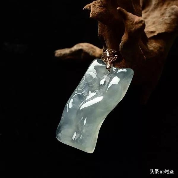 翡翠湖水绿与湖水蓝是什么颜色,翡翠老坑绿是什么颜色