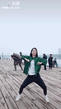 逆袭人生网红博主,抖音逆袭最成功的人从丑到帅