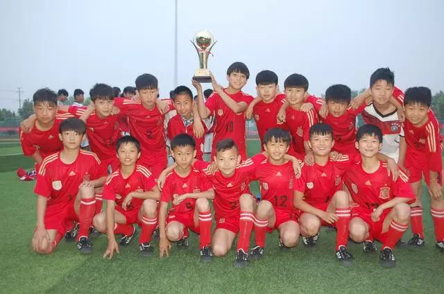 曹州武校足球比赛,曹州武校武术集体表演