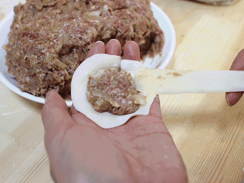 饺子怎么煮第二天加热不破皮,煮饺子千万不要直接捞出