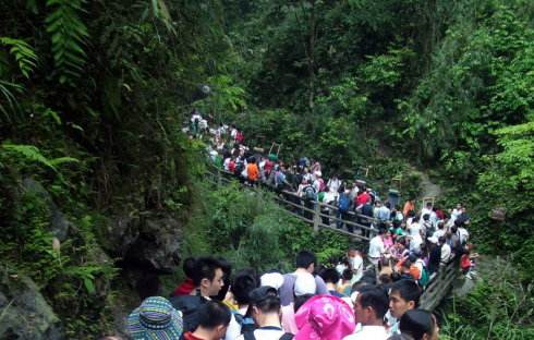 《大江依旧滚滚流》（散文）