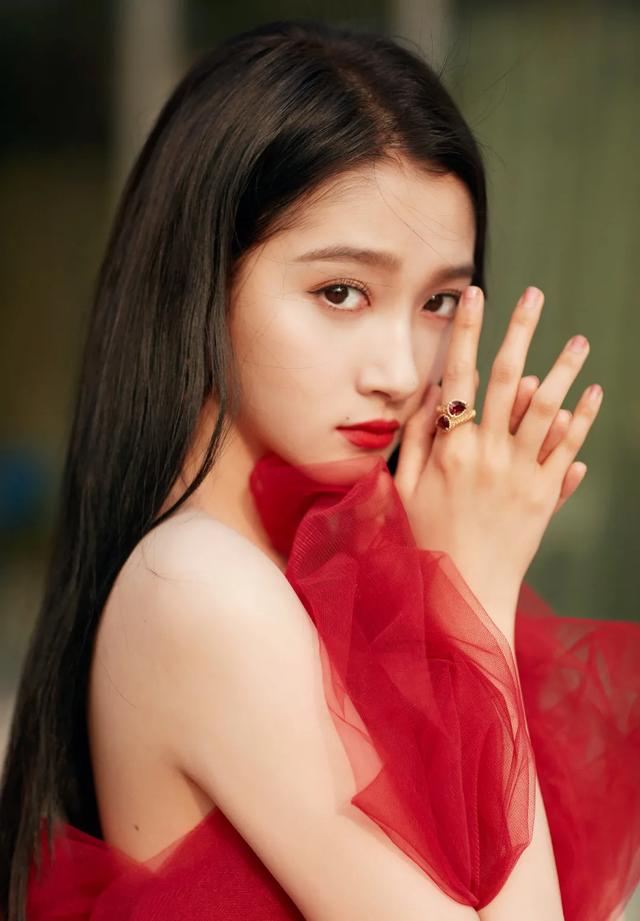 参加活动该戴什么珠宝,出席重要场合戴什么首饰