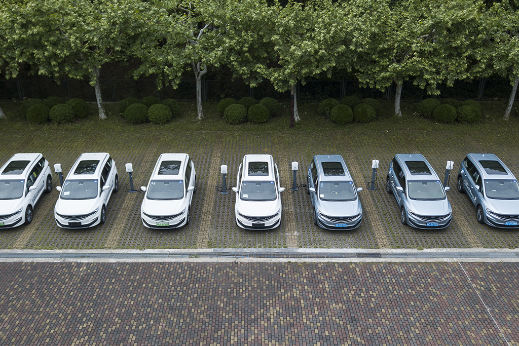 底盘好驾驶感受优秀的省油小车车,20万内值得入手的mpv试驾吉利嘉际