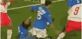 短道速滑1000米韩国两将摔出赛道,韩国短道速滑把队友推出赛道