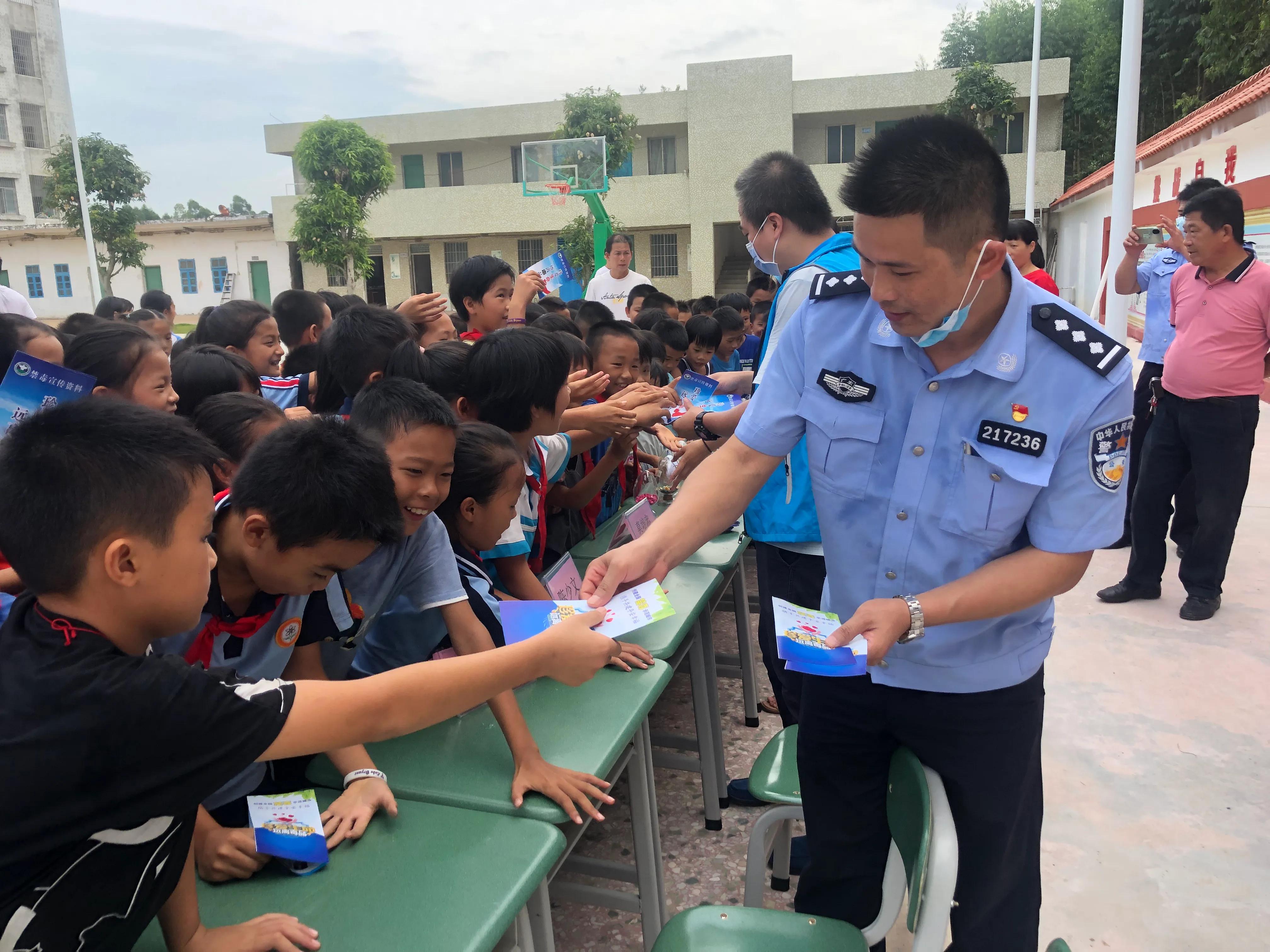 仁怀6.26禁毒宣传新闻,神湾镇开展新春禁毒宣传活动