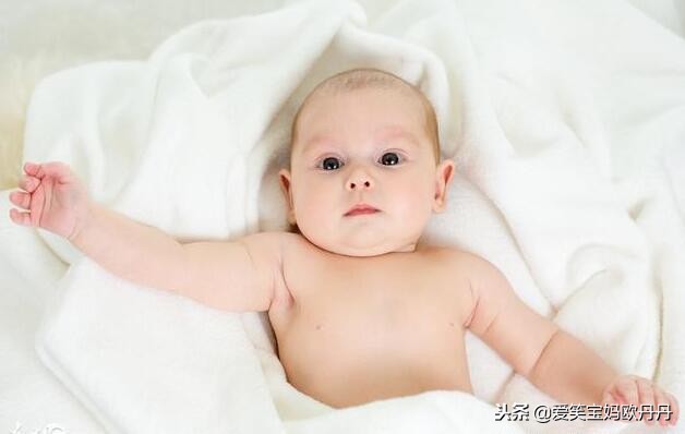 给宝宝擦脸的正确方法,宝宝擦脸怎么擦才是正确