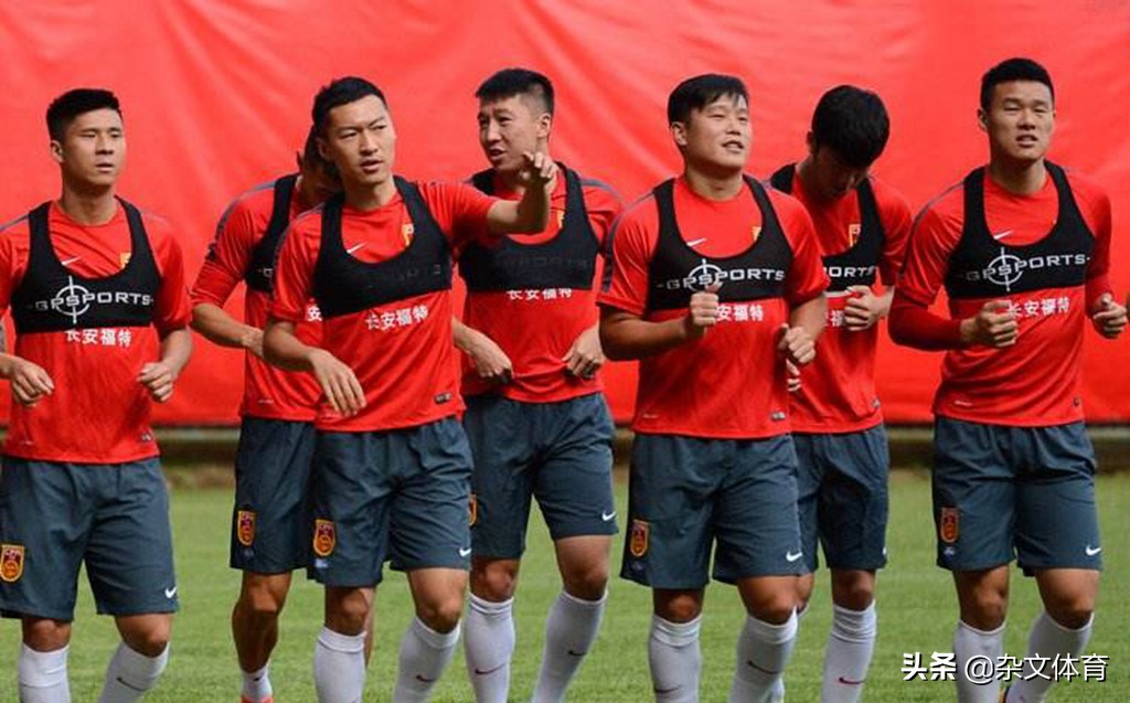 国足训练球员身上装备,国足青训器材