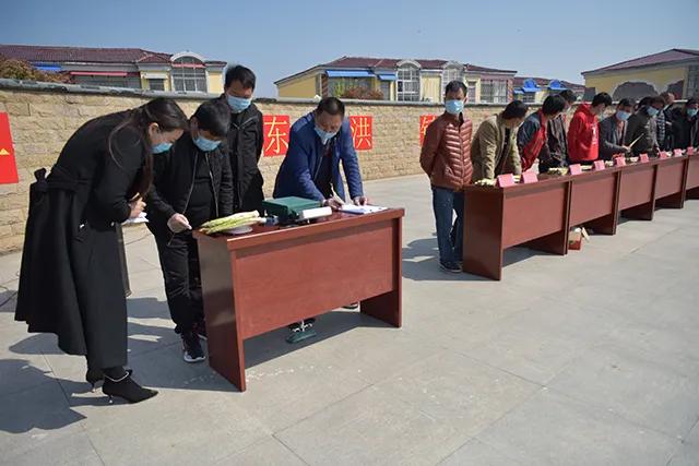 河南上蔡:诞生“芦笋王”单棵拍卖300元