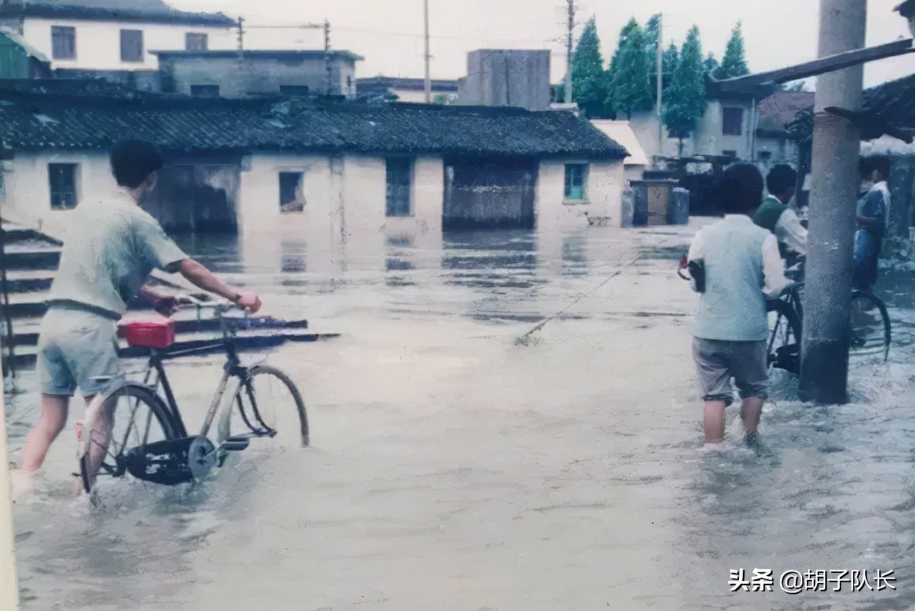 华东水灾义演的豪门夜宴,豪门夜宴华东水灾抱孩子唱歌