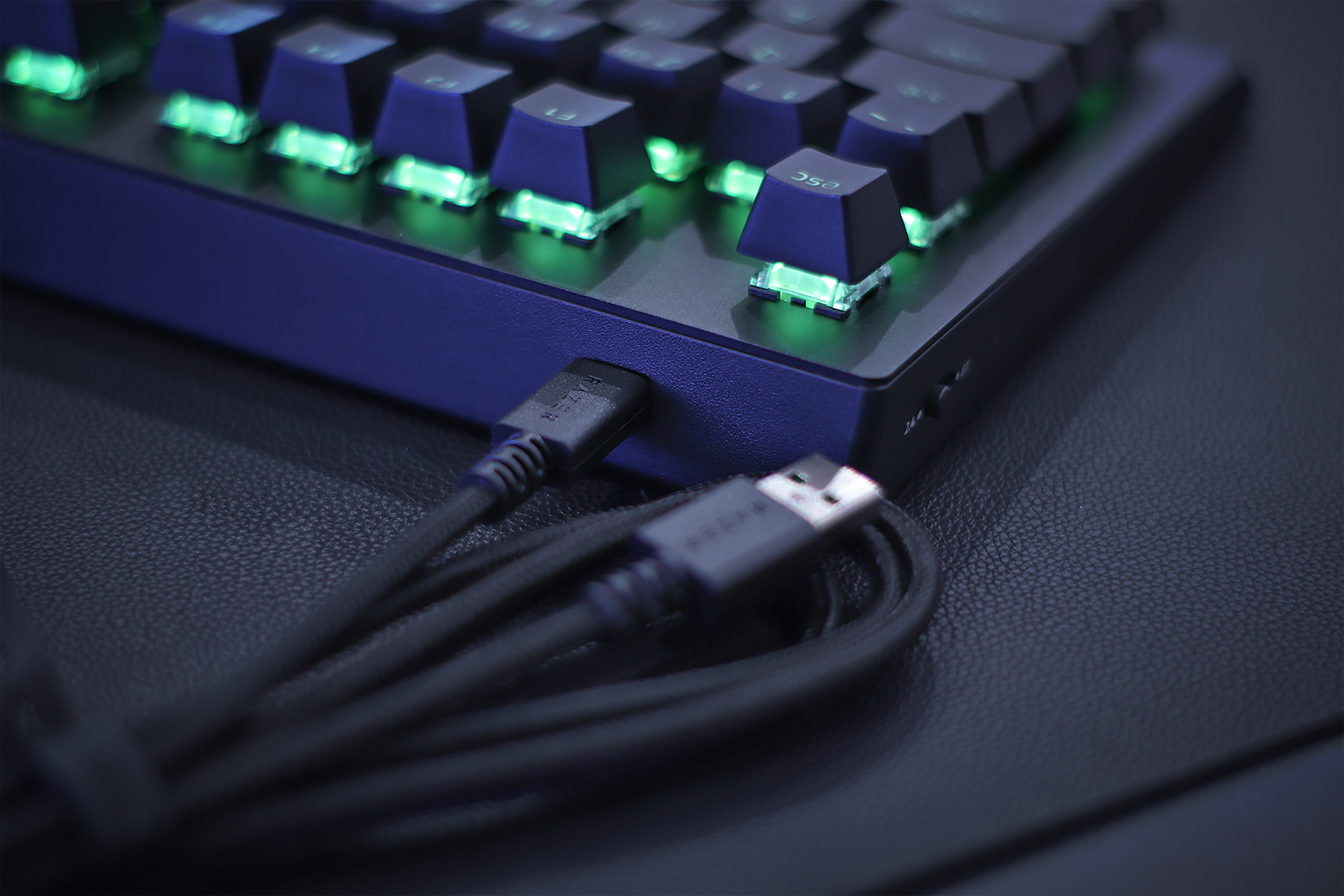 雷蛇无线入耳式游戏耳机电脑体验,雷蛇电竞耳机推荐头戴式蓝牙耳机